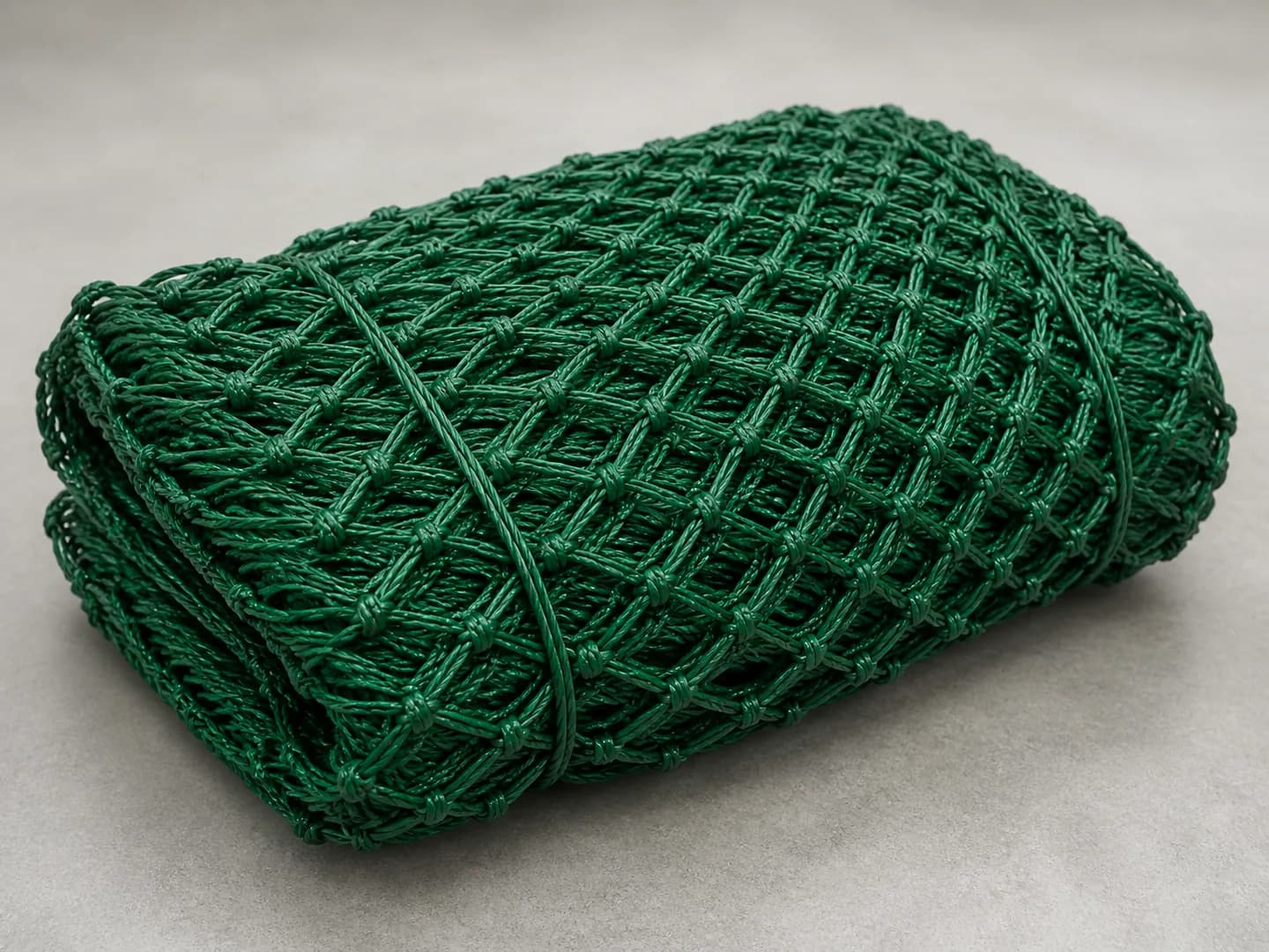 Multi-monofilament fishing net for wholesale supply